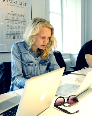 Siri focusing on her work